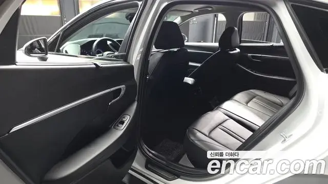 Hyundai Sonata Hybrid 2019 — Şəkil 17/37