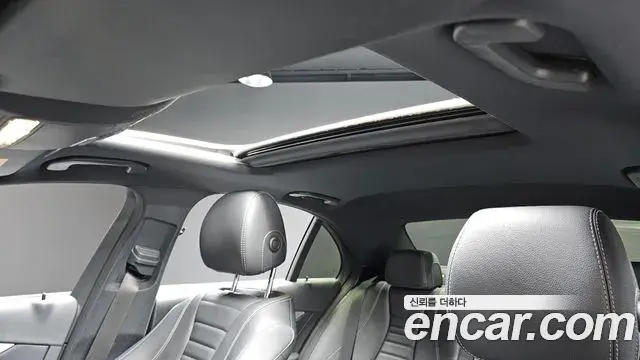 Mercedes-Benz E-Class 2020 — ფოტო 22/31