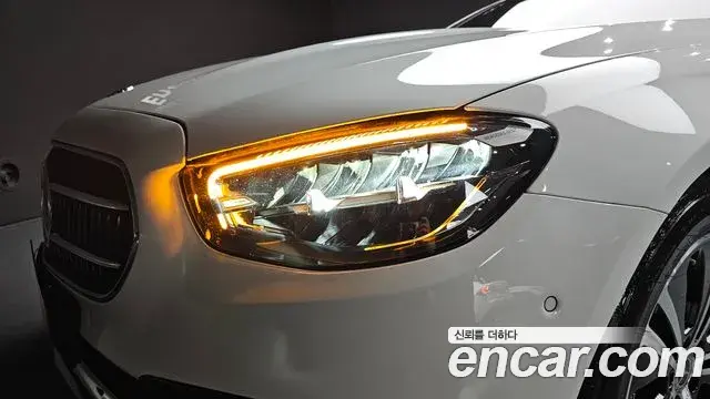 Mercedes-Benz E-Class 2020 — ფოტო 19/31