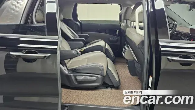 Kia Carnival 2025 — Photo 28/33