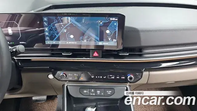 Kia Carnival 2025 — Photo 18/33