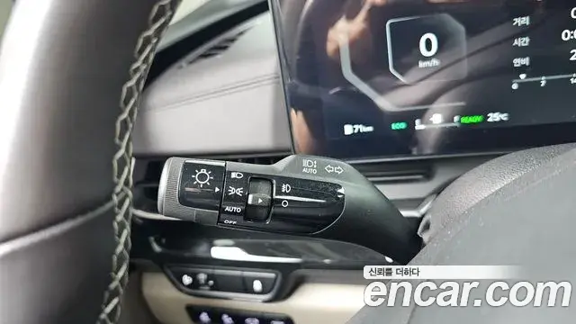 Kia Carnival 2025 — Photo 22/33
