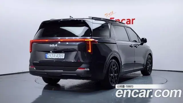 Kia Carnival 2023 — Фото 2/20
