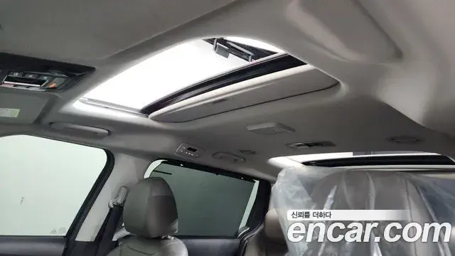Kia Carnival 2023 — Фото 18/20