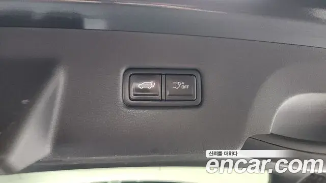 Kia Carnival 2023 — Фото 19/20