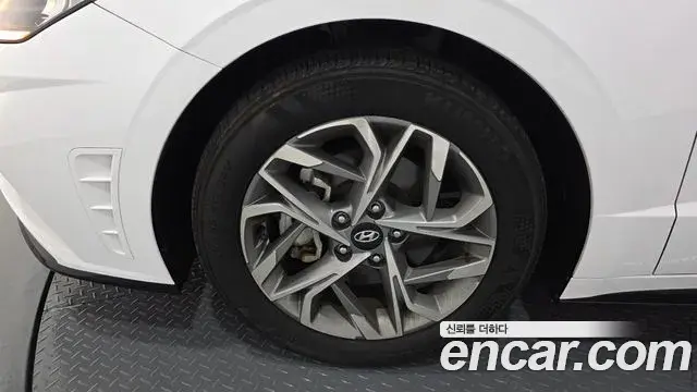 Hyundai Sonata Hybrid 2022 — Şəkil 30/31