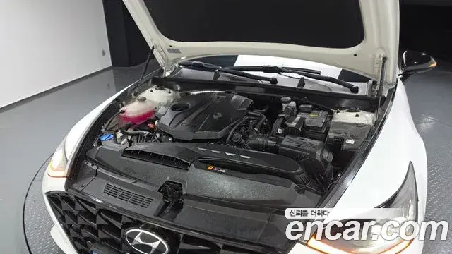 Hyundai Sonata Hybrid 2022 — Şəkil 22/31