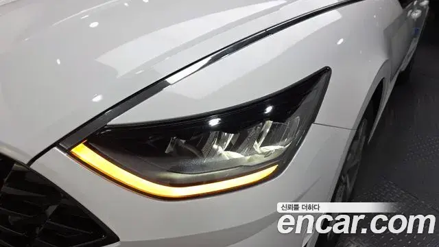 Hyundai Sonata Hybrid 2022 — Şəkil 29/31