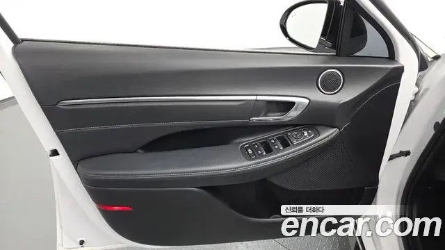 Hyundai Sonata Hybrid 2022 — Şəkil 13/31