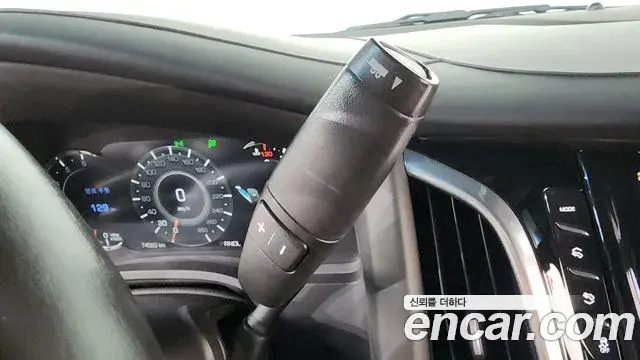 Cadillac Escalade 2019 — ფოტო 9/42