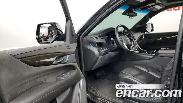Cadillac Escalade 2019 — ფოტო 22/42