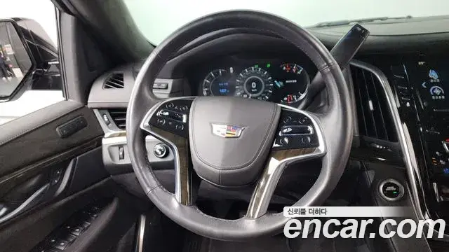 Cadillac Escalade 2019 — ფოტო 1/42