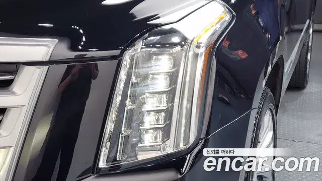 Cadillac Escalade 2019 — ფოტო 27/42