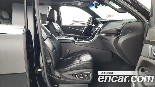 Cadillac Escalade 2019 — ფოტო 16/42