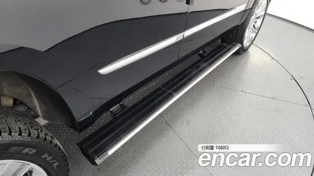 Cadillac Escalade 2019 — ფოტო 19/42