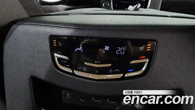 Cadillac Escalade 2019 — ფოტო 2/42