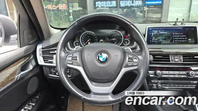 BMW X6 2018 — Photo 31/34