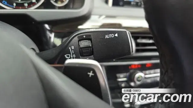 BMW X6 2018 — Photo 28/34