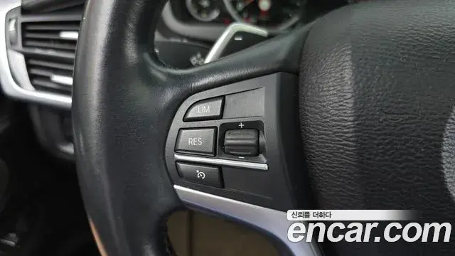 BMW X6 2018 — Photo 17/34