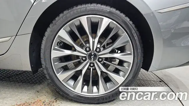 Kia K8 2022 — Photo 10/34