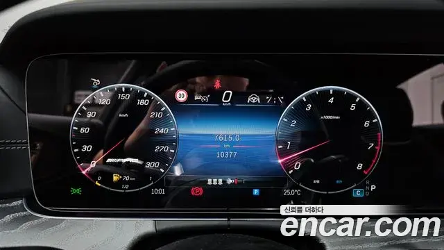 Mercedes-Benz AMG GT 2024 — Photo 20/36