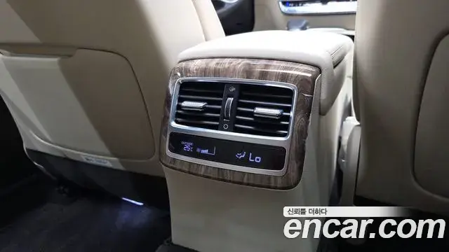 Kia The K9 2018 — Photo 9/44