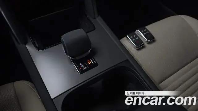 Land Rover Discovery Sport 2024 — ფოტო 11/33