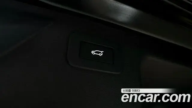 Land Rover Discovery Sport 2024 — ფოტო 16/33