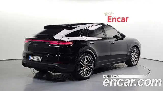 Porsche Cayenne 2022 — Photo 19/20