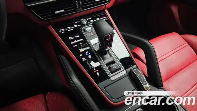 Porsche Cayenne 2022 — Photo 17/20