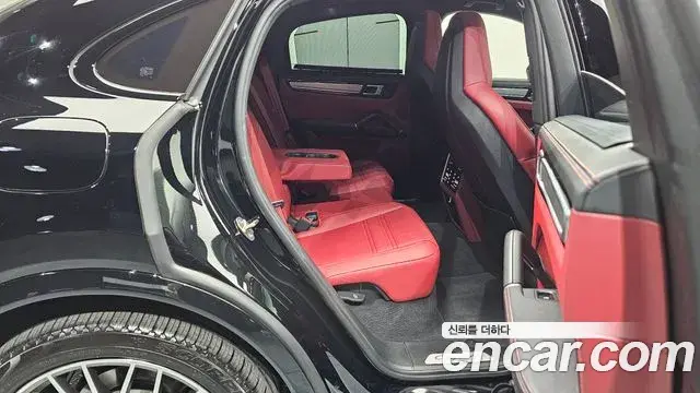 Porsche Cayenne 2022 — Photo 4/20