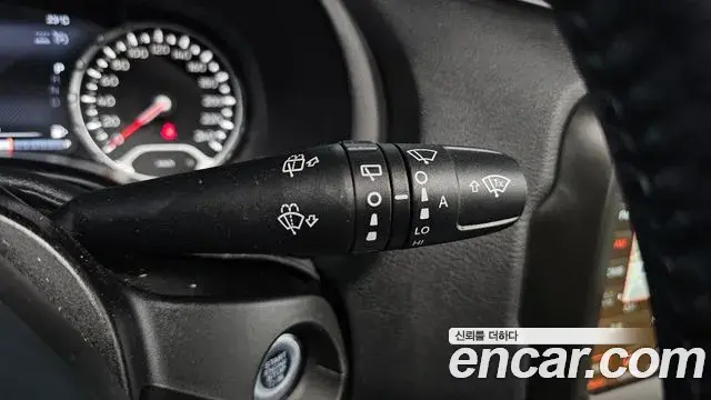 Jeep Renegade 2022 — ფოტო 5/37