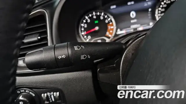 Jeep Renegade 2022 — ფოტო 27/37
