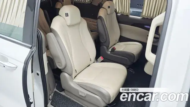 Kia Carnival 2022 — Фото 11/20