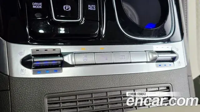 Kia Carnival 2022 — ფოტო 2/34