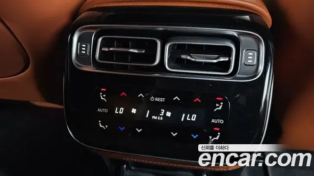 Mercedes-Benz S-Class 2022 — Photo 7/36