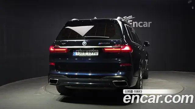 BMW X7 2022 — ფოტო 37/40