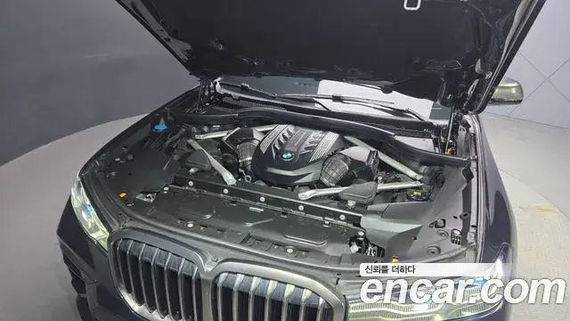 BMW X7 2022 — ფოტო 39/40