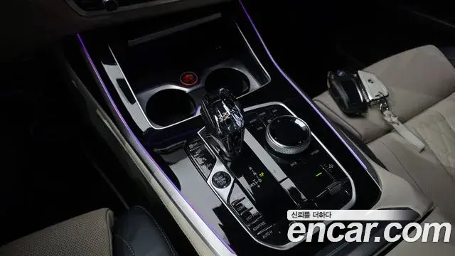 BMW X7 2022 — ფოტო 23/40