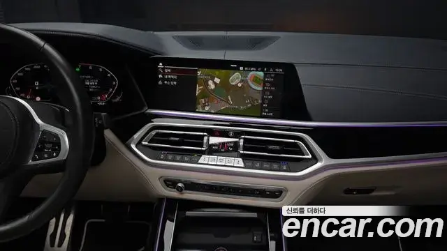 BMW X7 2022 — ფოტო 21/40