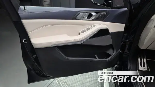 BMW X7 2022 — ფოტო 22/40