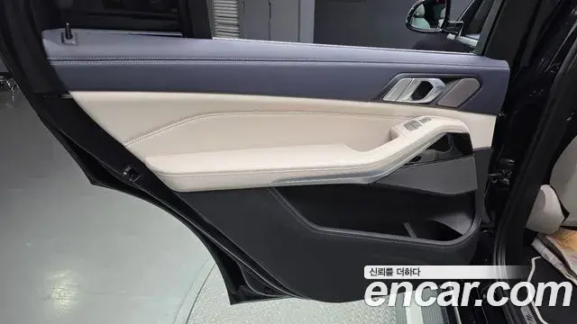 BMW X7 2022 — ფოტო 24/40