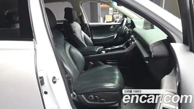 Genesis GV80 2020 — ფოტო 19/20