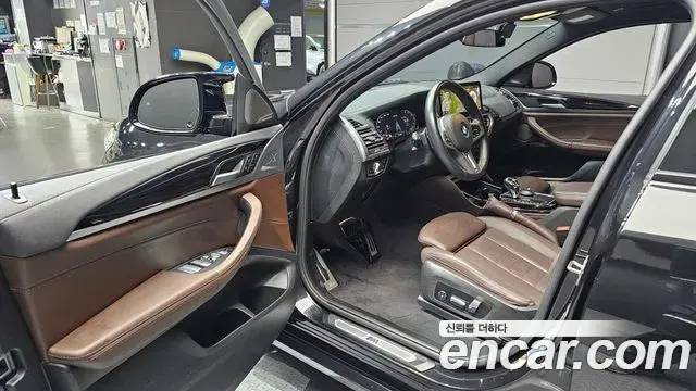BMW X4 2023 — Şəkil 9/32
