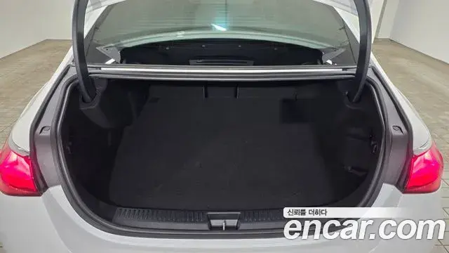 Mercedes-Benz E-Class 2026 — Photo 2/20