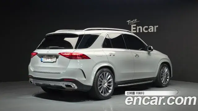 Mercedes-Benz GLE-Class 2023 — Photo 26/32