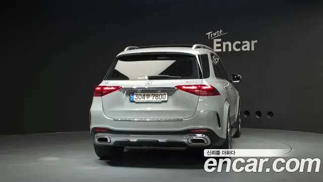 Mercedes-Benz GLE-Class 2023 — Photo 32/32