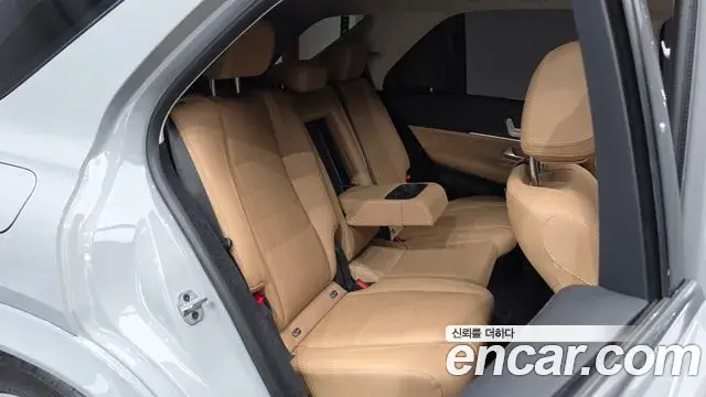 Mercedes-Benz GLE-Class 2023 — Photo 19/32