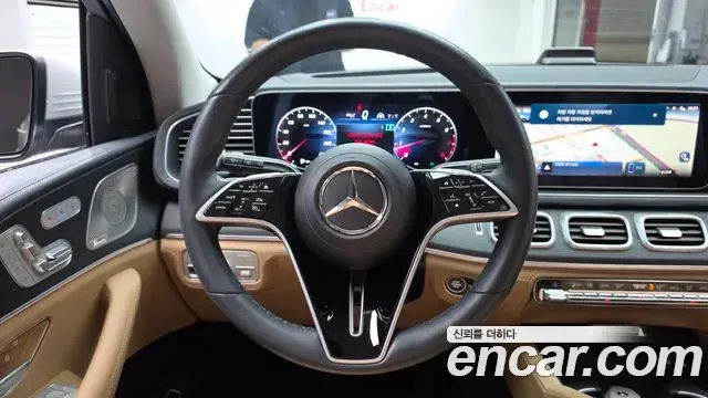 Mercedes-Benz GLE-Class 2023 — Photo 30/32