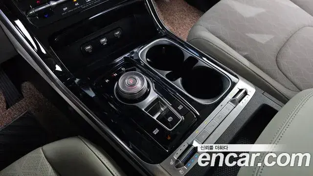 Kia Carnival 2021 — Photo 9/20